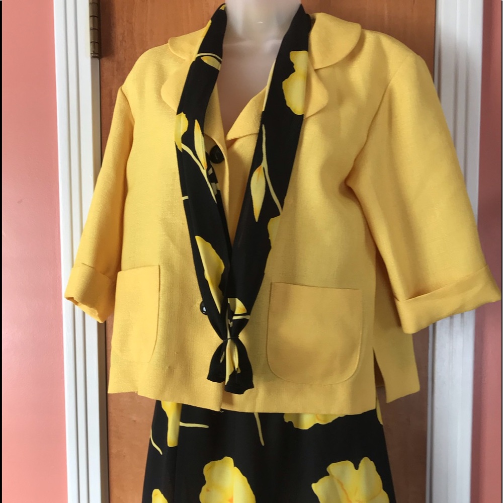 Floral Skirt Set Size 8 Petite Suit